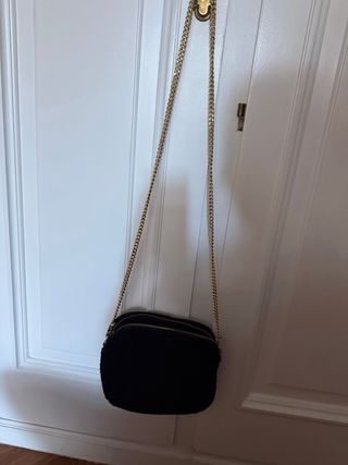 Bolso negro pelo oveja cadena dorada