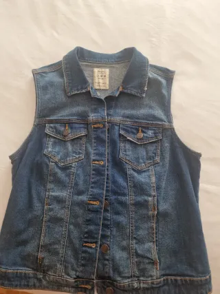 Chaleco denim. Dos veces puesto. Sin ningún desper