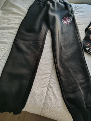 Conjunto Naruto Sudadera y Pantalón Negro