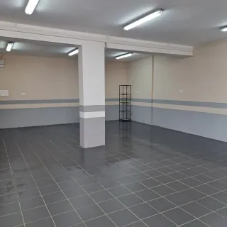 Se vende o alquila bajo