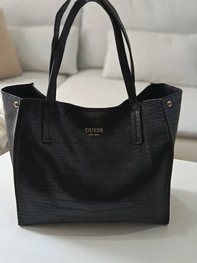 Borsa Tote Guess Nero in Effetto Coccodrillo