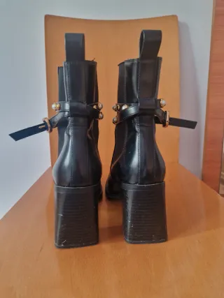Botines Zara Tachuelas Perlas Talla 38