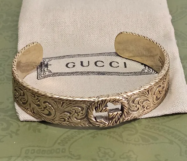 Pulsera Gucci GG Dorada Grabada