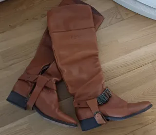 Botas Hakei de cuero marrón