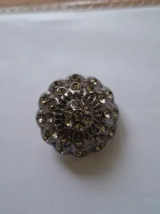 Botones joya  de varios diseñadores