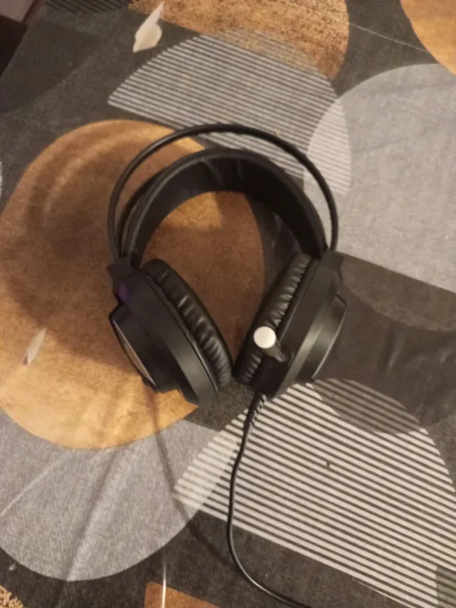 Cascos Krom RGB con Micrófono