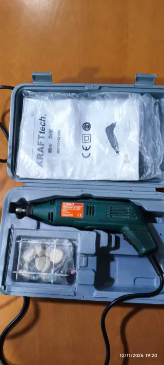 Mini taladro KRAFTtech con accesorios