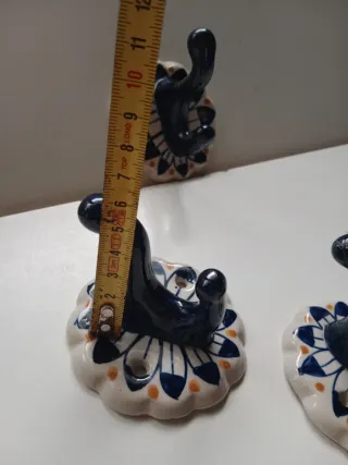 4 Perchas de cerámica decoradas