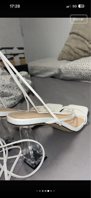 Tacones blancos de tiras