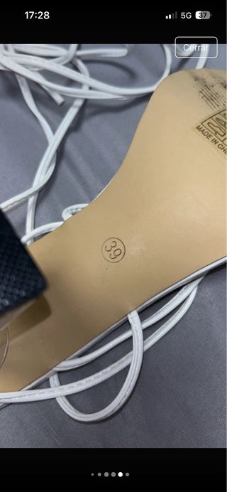 Tacones blancos de tiras