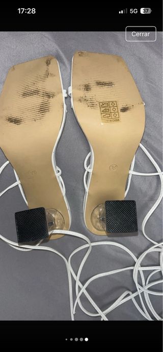 Tacones blancos de tiras