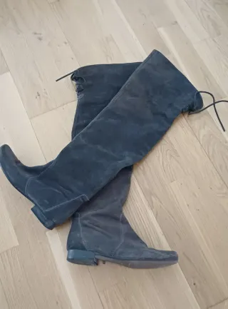 Botas Hakei por encima de la rodilla grises