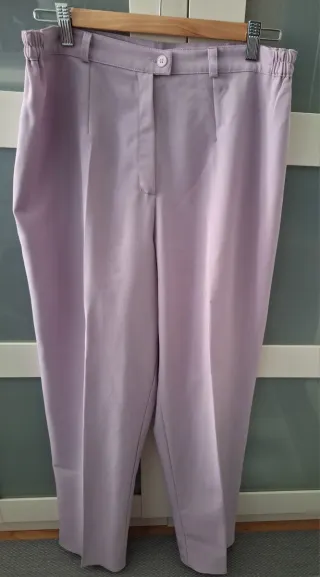 Pantalón lila ancho