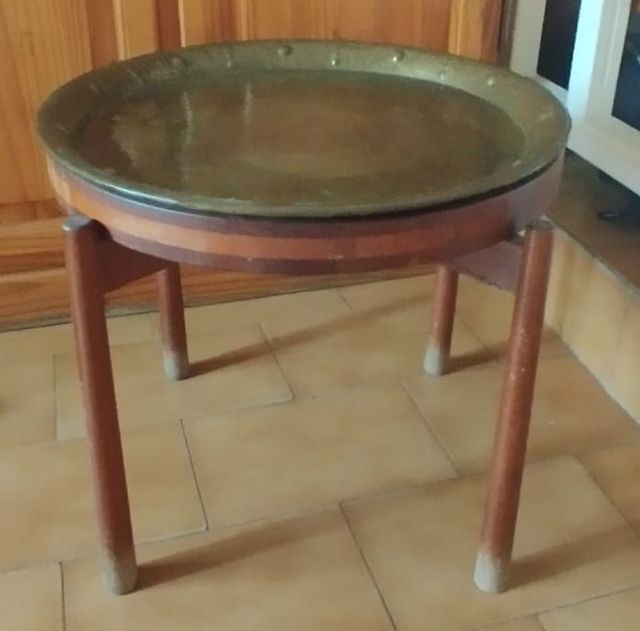 Mesa auxiliar vintage bandeja metálica