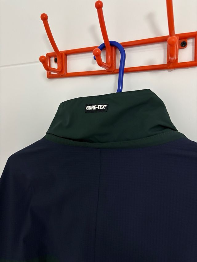 Chaqueta Eddie Bauer impermeable