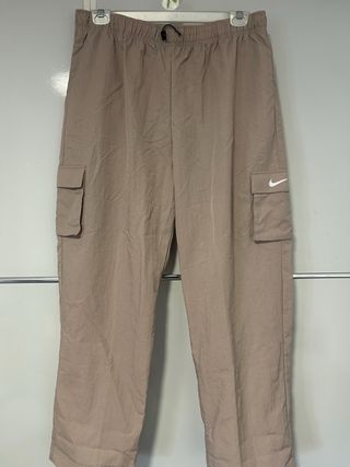 Pantalón Cargo Nike Essentials - Topo