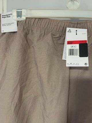 Pantalón Cargo Nike Essentials - Topo