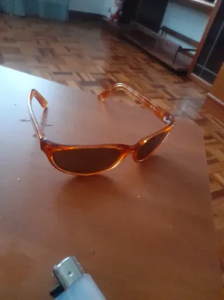 Gafas de sol Polaroid naranjas y marrones