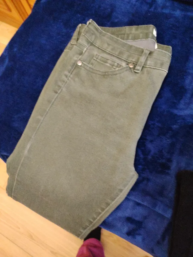 Pantalones verdes talla 36