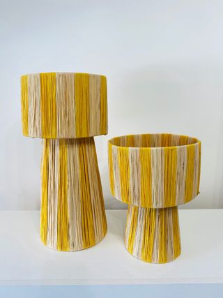 Lámparas de mesa de rafia