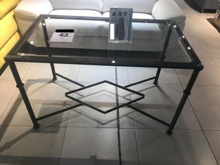 Mesa de forja con tapa de cristal