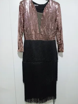 Vestido lentejuelas y flecos dorado negro