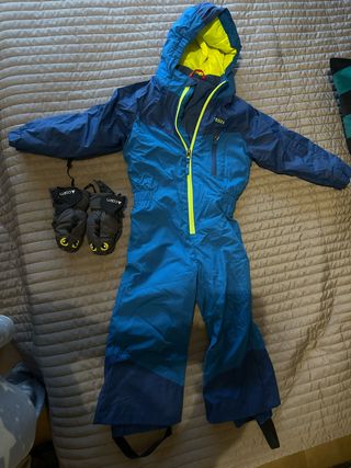 Mono de esquí y manoplas para niño