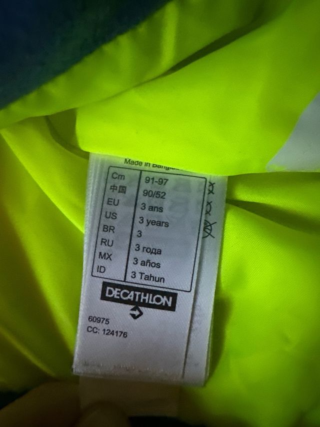 Mono de esquí y manoplas para niño