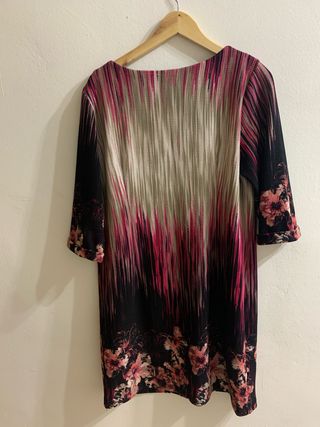 Vestido estampado floral y rayas