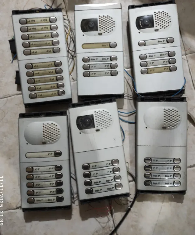 Lotto di targhe per videocitofono e portiere Golmar