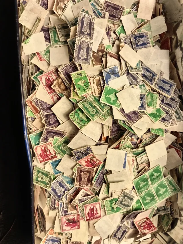 Migliaia di francobolli dell'India - Vari valori