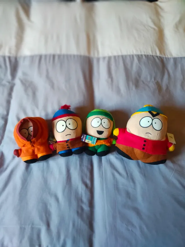 Lote de 4 Peluches de la serie "South Park" Origen