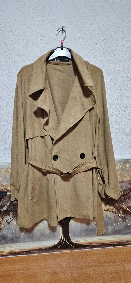 Gabardina beige 3/4 ante