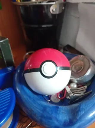 Poké Ball + 2 juegos 3DS XL