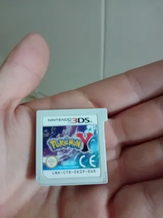 Poké Ball + 2 juegos 3DS XL