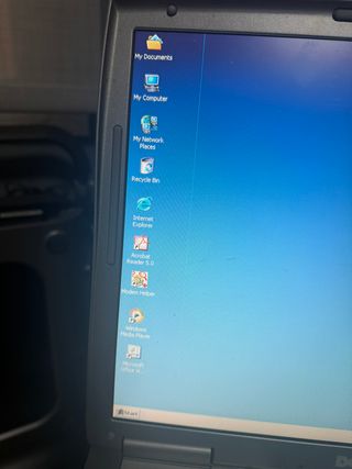 Portátil Dell Latitude D505 con Windows 2000 SP4