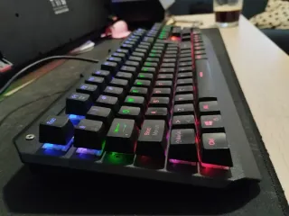 Teclado Mecánico Retroiluminado RGB