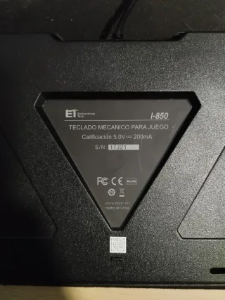 Teclado Mecánico Retroiluminado RGB