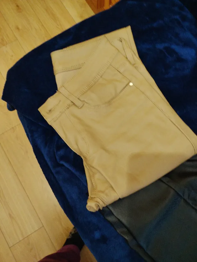 Lote 2 pantalones piel mujer beige y negro