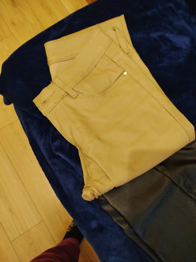 Lote 2 pantalones piel mujer beige y negro