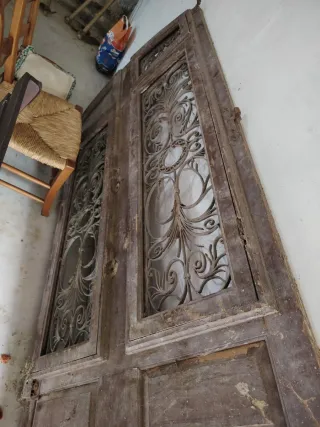 Puerta Antigua de tea con Forja