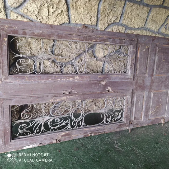 Puerta Antigua de tea con Forja