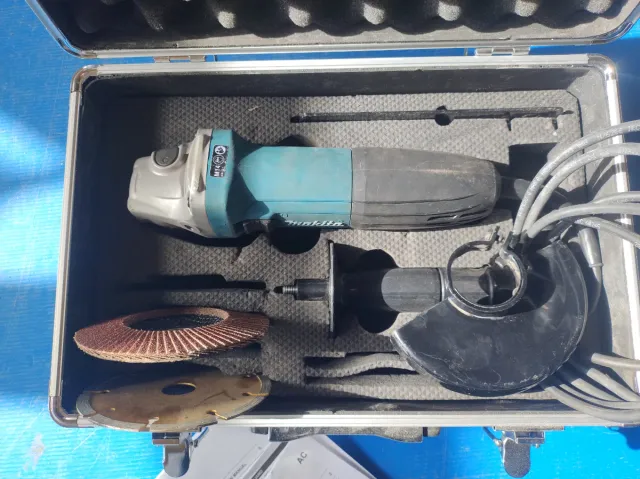 Amoladora Radial Makita 125 con Maletín