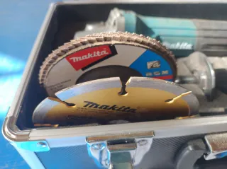 Amoladora Radial Makita 125 con Maletín