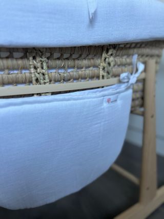 Moisés Cuna Mimbre Clara y Tela Blanca