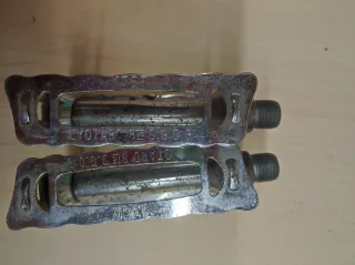 Pedales de bicicleta vintage