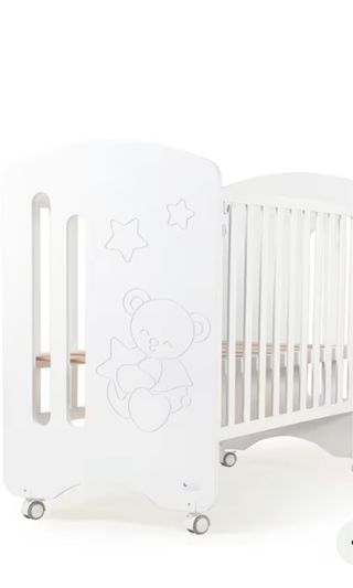 Cuna blanca con colchón nuevo