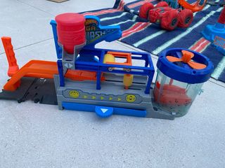 Circuito Hot Wheels Mega Wash juguete