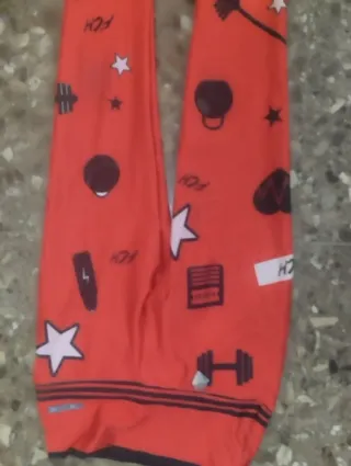 Mallas fitness rojas con estampado
