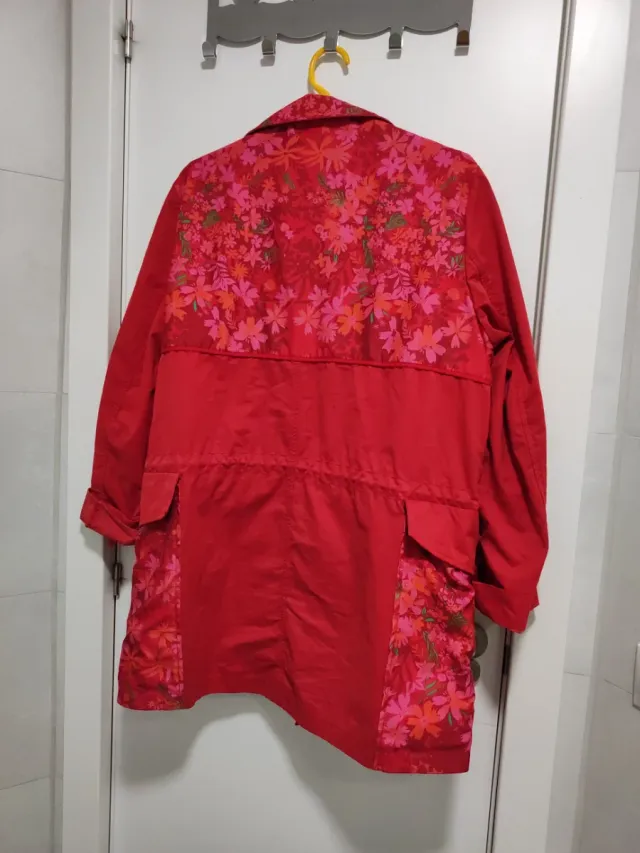 Abrigo Desigual ligero estampado floral talla 44